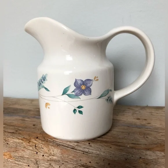 Vintage Pfaltzgraff April Stoneware Pitcher - Picture 2 of 6